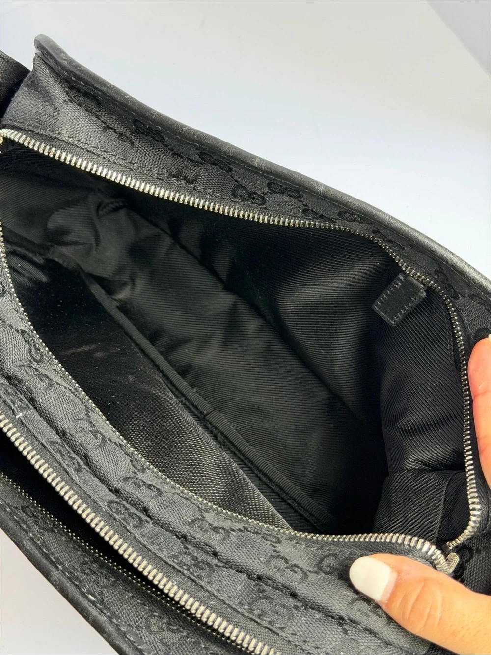 Gucci GG Monogram Canvas/Leather Black Crossbody Shoulder Messenger Bag